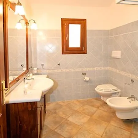 With Swimming Pool Just 5 Minutes From Budoni, With Air Conditoning And Private Outdoor Area Aparthotel 3*