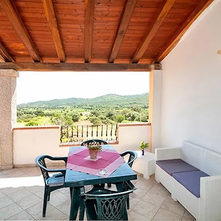 With Swimming Pool Just 5 Minutes From Budoni, With Air Conditoning And Private Outdoor Area 3* Budoni