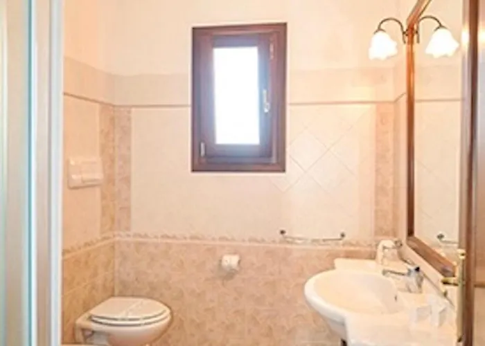 With Swimming Pool Just 5 Minutes From Budoni, With Air Conditoning And Private Outdoor Area 3*