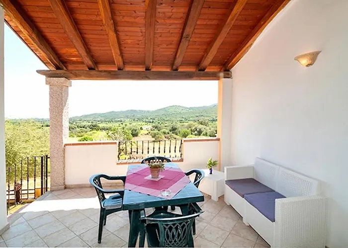 With Swimming Pool Just 5 Minutes From Budoni, With Air Conditoning And Private Outdoor Area 3* Budoni